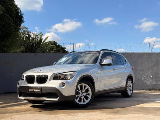 BMW X1 2.0 16V GASOLINA SDRIVE18I 4P AUTOMÁTICO BMW X1 2.0 16V GASOLINA SDRIVE18I 4P AUTOMÁTICO